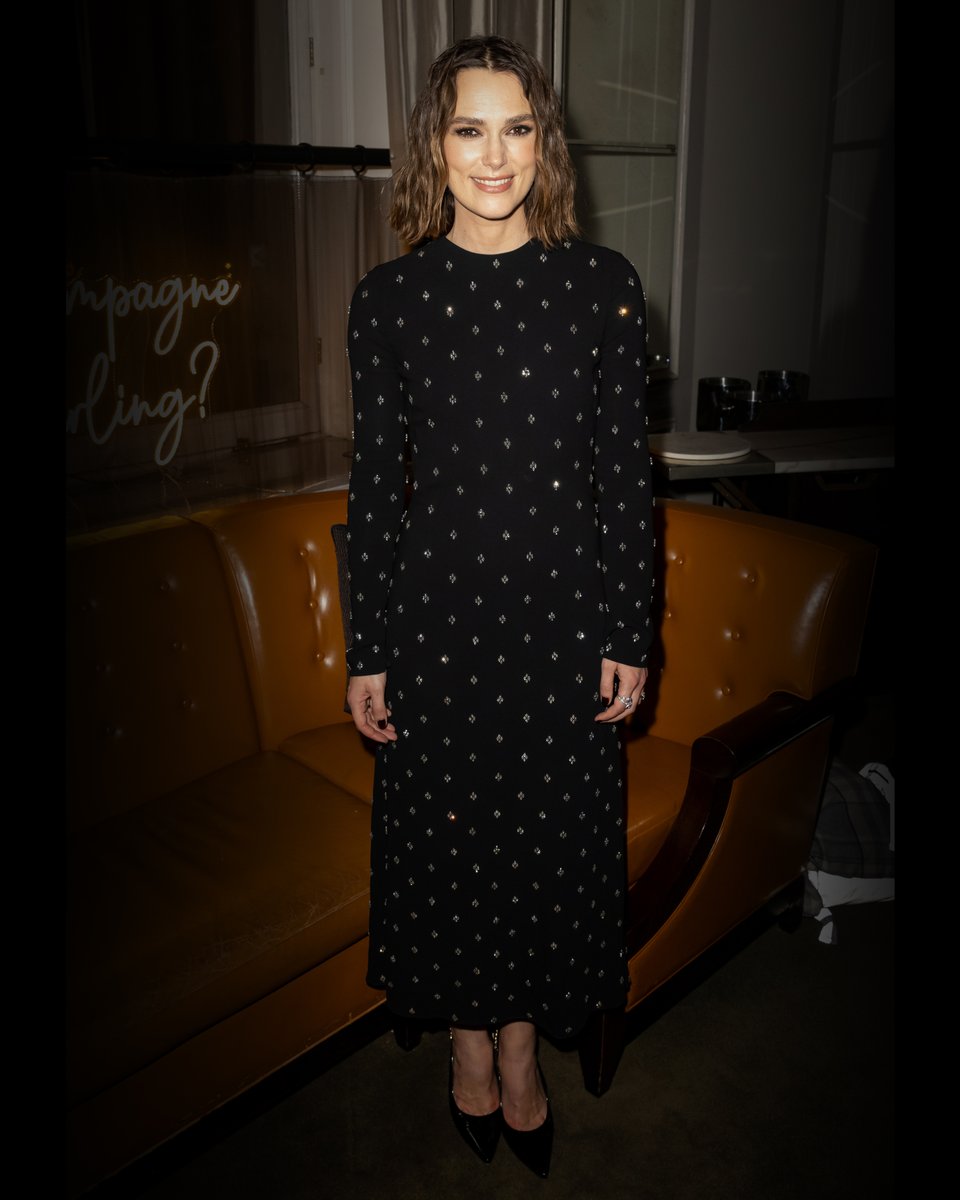 gucci's tweet photo. #KeiraKnightley in a #GucciSS25 embroidered dress and #GucciSignoria pumps at the after party for the premiere of ‘Black Doves’ in London. https://t.co/fMgz6bMwvt