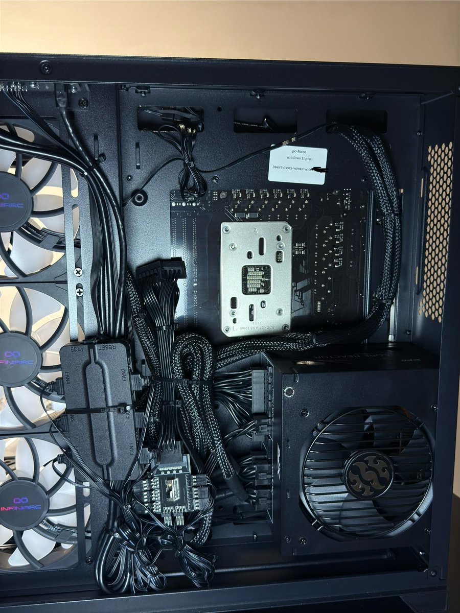 Pc-Force tweet media