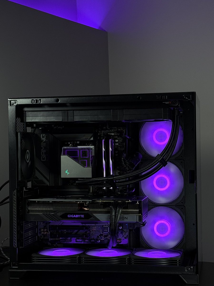 Pc-Force tweet media