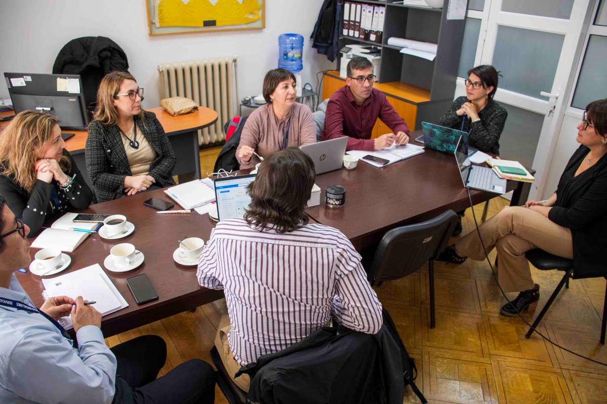 SaludMagallanes's tweet photo. 🔴#TrabajoConjunto Hoy directora Verónica Yáñez y equipo directivo, se reunieron con jefa #DIGERA @ministeriosalud Dra. Andrea Solís; representante #MINSAL se encuentra en visita oficial para conocer funcionamiento #RedAsistencial, identificar nudos críticos y espacios de mejora. https://t.co/wSL7LrKLAF