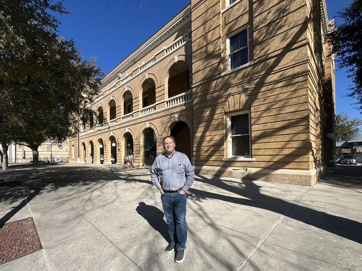 JeffBoydTX's tweet photo. The (third) Webb County courthouse was built in 1909. James Webb was a lawyer, fed judge, state judge, sect of state, senator, &amp; attorney general. The county seat Laredo is one of the oldest official crossing points from Texas to Mexico and the U.S. largest inland point of entry. https://t.co/XbxfNid3fv