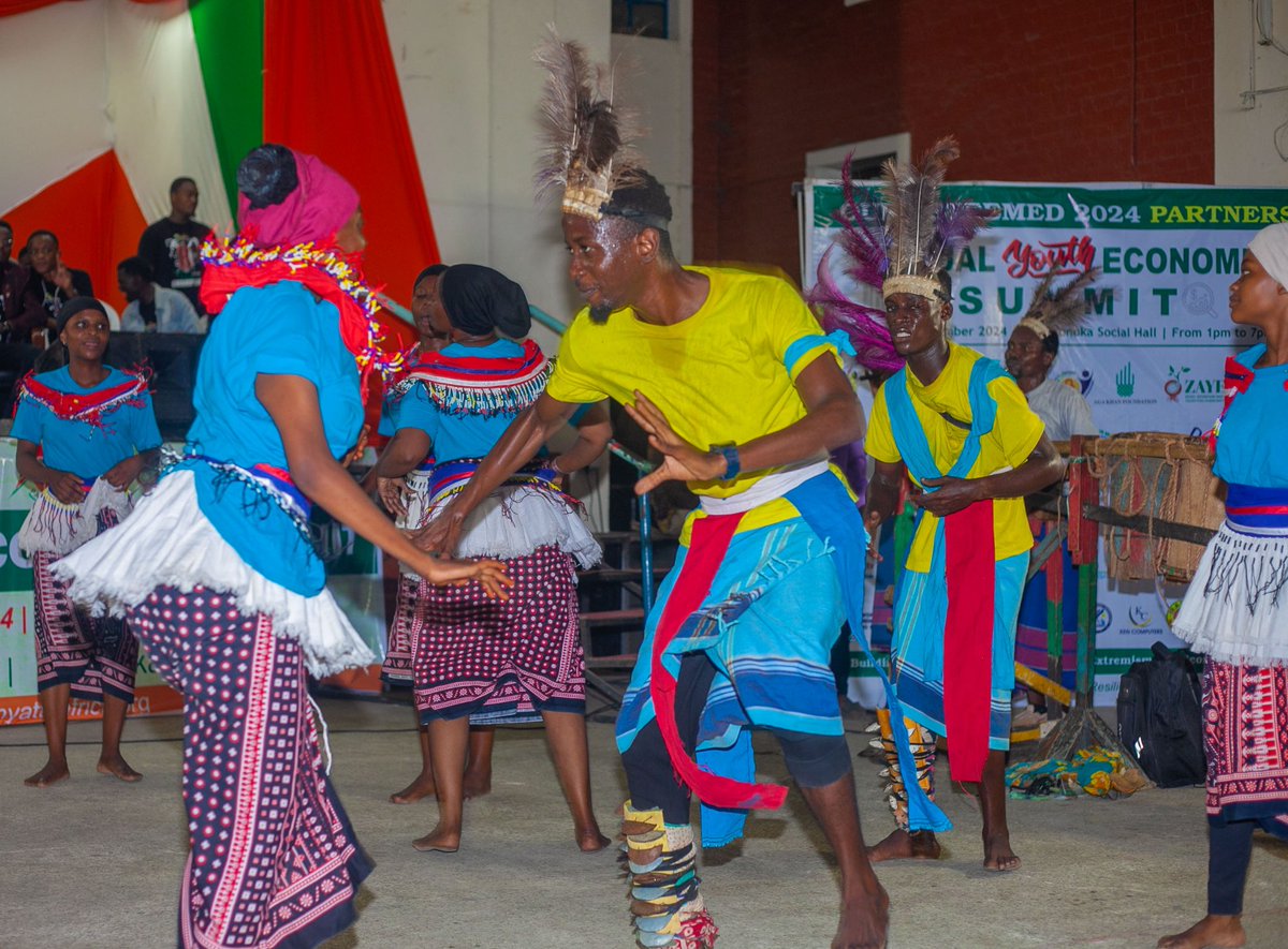 ManyattaYouth_m's tweet photo. #YouthEconomicSummit2024
#ResilienceAgainstShocks
What a colorful and vigorous cultural performance by @JamiiAction Cultural dancers. This demstrated the originality symbolizing the root for diversity and passion of @ManyattaYouth_m in Arts and Culture. https://t.co/vXkuxclKq8