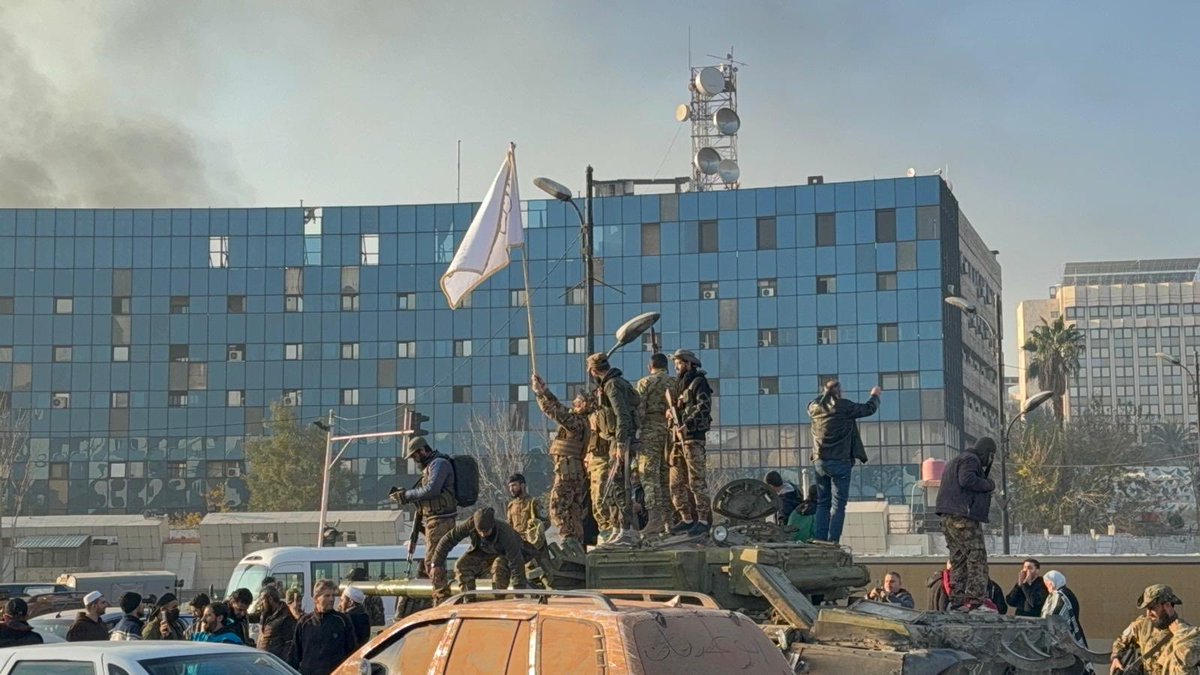 RidvanKaya_'s tweet photo. Hama’da, Humus’ta, Halep’te, Şam’da 
Yıkacağız Nemrutları Zafer yakında 

Zaferin Allah’tan ve Fethin yakın olduğuna iman edenlere müjdeler olsun! Rabbim Ümmete en yakın zamanda Gazze’de de zafer sevincini yaşatsın! https://t.co/Mun6mubCtB