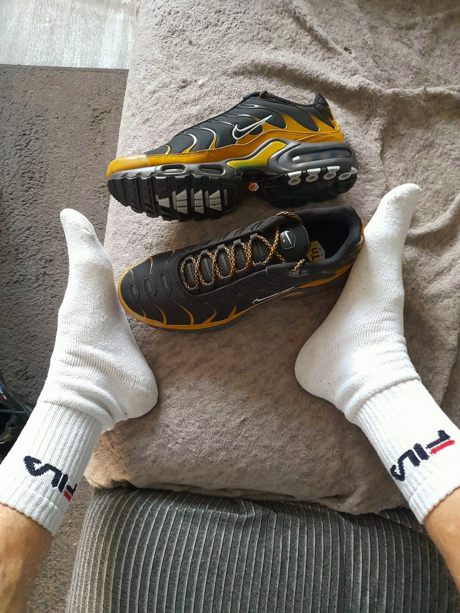 exhib_couple's tweet photo. @simon_dst1 43 #socks #kiffeur #whitesocks #lovesocks #kiffeurcho7 #cho7 https://t.co/KFkn495ixk