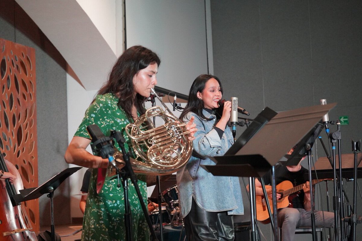 ¡Jazz europeo en su máxima expresión!

Manfred Paul Weinberger Nonet de Austria hizo vibrar a nuestros ensambles de <a href="/BellasArtes_UP/">Bellas Artes UP</a>. Primero, compartieron su conocimiento en una master class inolvidable, y luego cerraron con un impresionante concierto al estilo big band.