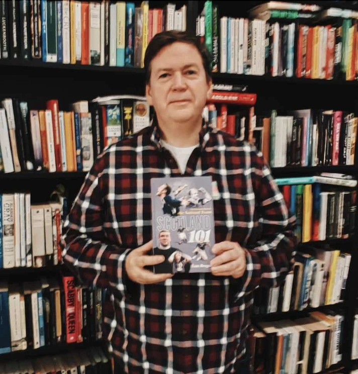Alistair Braidwood (@scotswhayhae) on Twitter photo ๐๏ธ๐โฝ๏ธ๐ On the 9th pod of Christmas - back in January writer & podcaster <a href="/TomBrogan/">Tom Brogan</a> visited SWH! towers to talk all about his book Scotland 101: An Introduction to the National Team (<a href="/PitchPublishing/">Pitch Publishing ๐ Sports Books</a>).
Full details, & all the ways to listen, are here
๐ scotswhayhae.com/post/scotland-โฆ ๐๏ธ๐โฝ๏ธ๐ On the 9th pod of Christmas - back in January writer & podcaster <a href="/TomBrogan/">Tom Brogan</a> visited SWH! towers to talk all about his book Scotland 101: An Introduction to the National Team (<a href="/PitchPublishing/">Pitch Publishing ๐ Sports Books</a>).
Full details, & all the ways to listen, are here
๐ scotswhayhae.com/post/scotland-โฆ