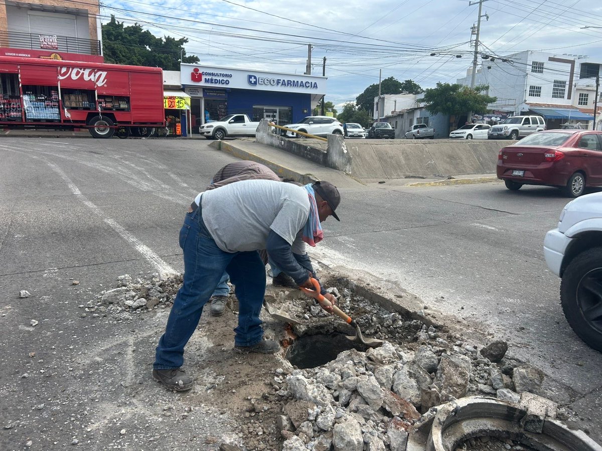 Sobre la Avenida Francisco Solís, a la altura del Fraccionamiento El Toreo, personal del Distrito Playas realiza la reposición de una tapa metálica de alcantarilla, la cual se dañó debido al tráfico pesado. Se recomienda circular con precaución en esta área.
Beneficio para todos