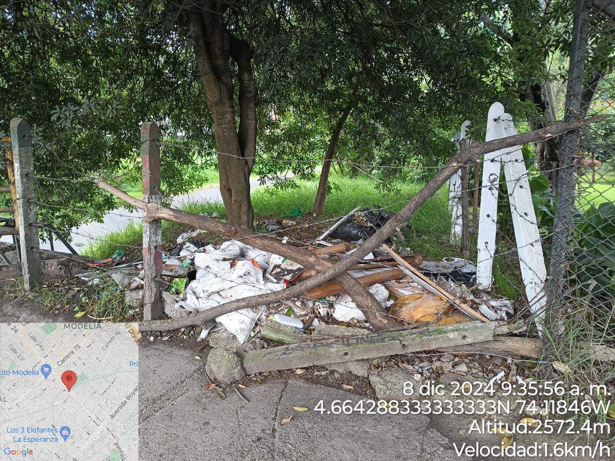 En <a href="/BUCanalBoyaca/">Canal Boyacá Bosque Urbano</a> Modelia hay una señal como uno de los puntos más seguros pero a 1 minuto de caminata 30 metros, hay un punto crítico de arrojo de basuras terrible ¿Qué hacer para que <a href="/Uaesp/">Uaesp</a> y <a href="/Fontibon_Bogota/">Alcaldía Local de Fontibón</a> apoyen permanentemente este #BosqueUrbano bajo Bogotá Camina Segura?