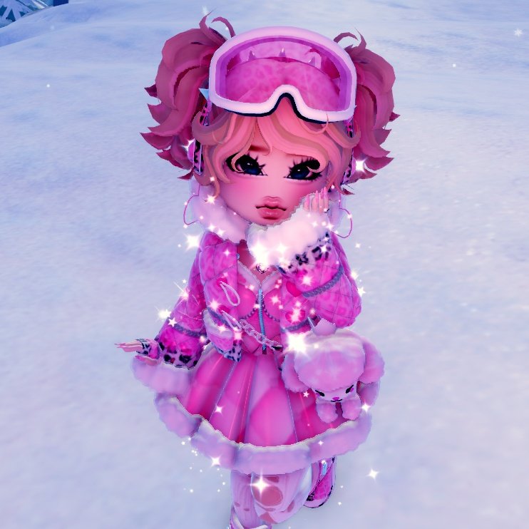 The new set is so cute!!🩷🩷
#royalehighglitterfrost #RHTC #royalehigh