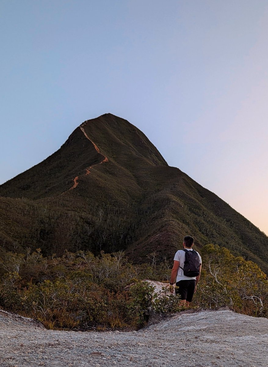 Petite promenade matinale au Pic Malaoui en face de #Nouméa 
Dans mon top 3 des randos à faire en #NouvelleCaledonie