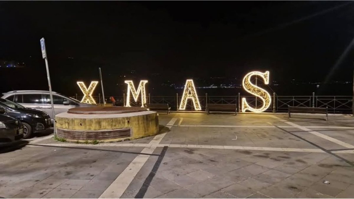 TracTerrorism's tweet image. City Hall Administration Has the Fascist-Linked 'X MAS' Luminous Sign Installed in the Main Square on the Occasion of the #Christmas Festivities, #Pizzo Calabro, #ViboValentia, #Calabria Region, Southern #Italy 
trackingterrorism.org/chatter/fascis…