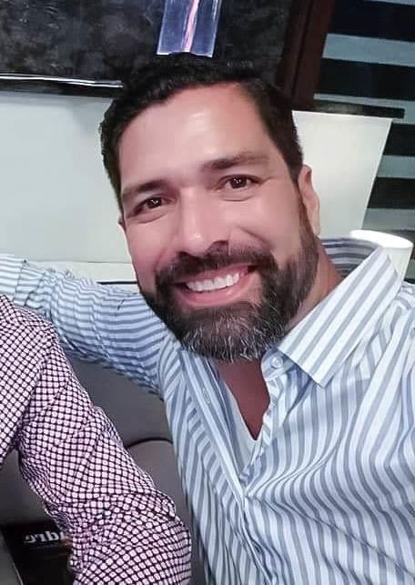 lahistoriaec's tweet photo. Polémica compañía. La candidata presidencial correísta Luisa González tuvo un encuentro en México con Jorge Luis Brizuela Guevara, alias El Venezolano, señalado en España por ser espía de Nicolás Maduro y parte de la trama de corrupción del “caso Koldo”, en donde hay denuncias de sobornos en un millonario contrato para compras de mascarillas.
