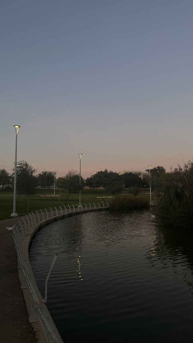 "مُحاطون بلُطفِ اللهِ حتى في
اللحظاتِ التي نظنُّ فيها أنَّنا لن ننجوَ"