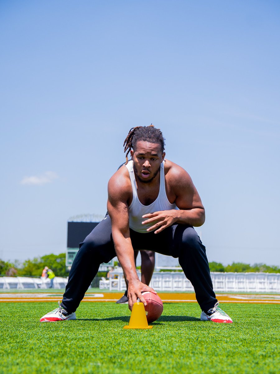 dwill2023's tweet image. 6’2 285
All conference Center 🚨
3x2
@Coach_Donohoe @CoachJacobsonTJ @BradyDavis10