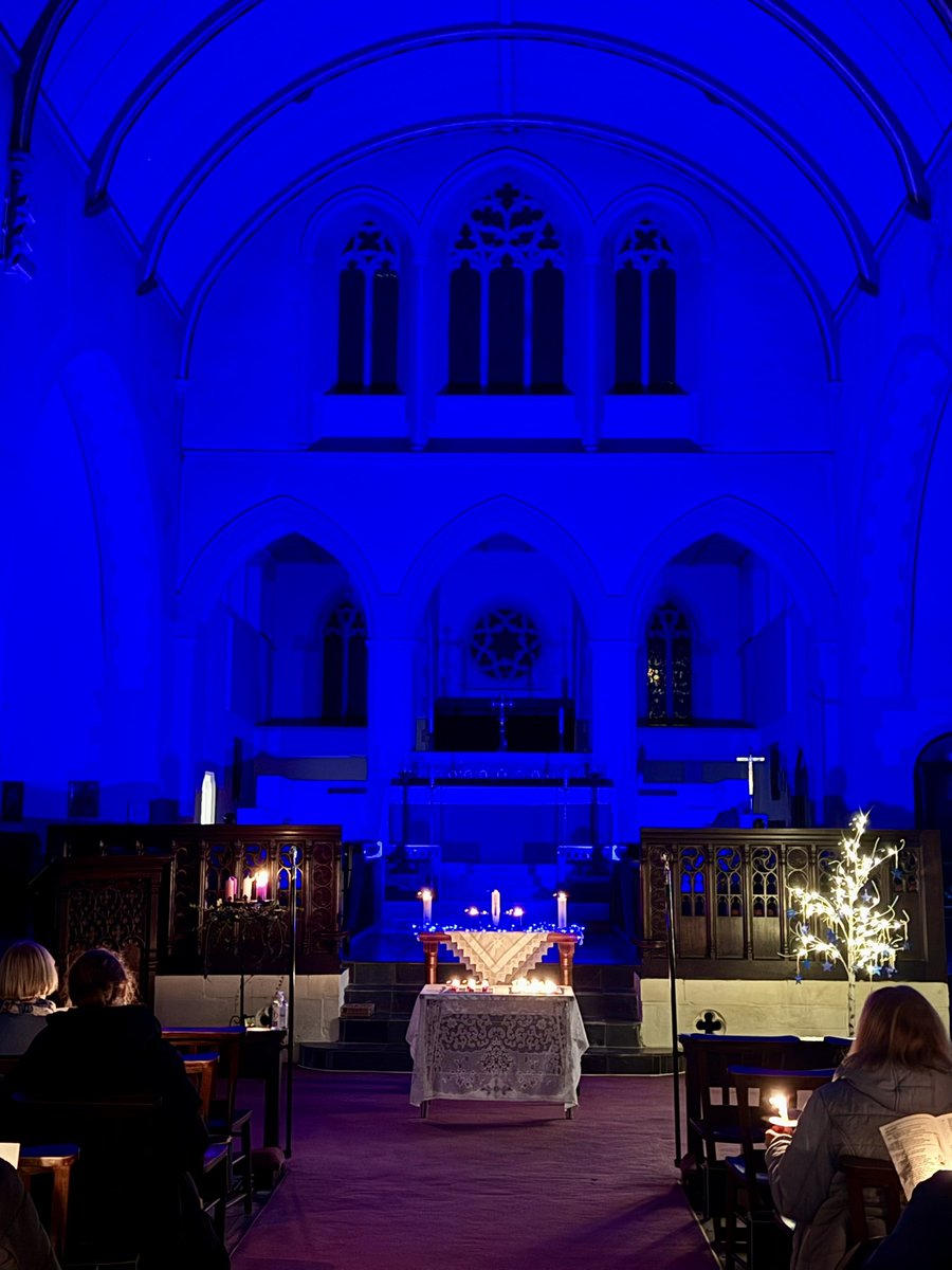 A beautiful and reflective Blue Christmas service this evening taking time to pause amongst the busyness of the season. Good to worship with our friends from <a href="/ChaddyChurch/">St Matthew & St Luke, Chadderton</a> #CalmandBright