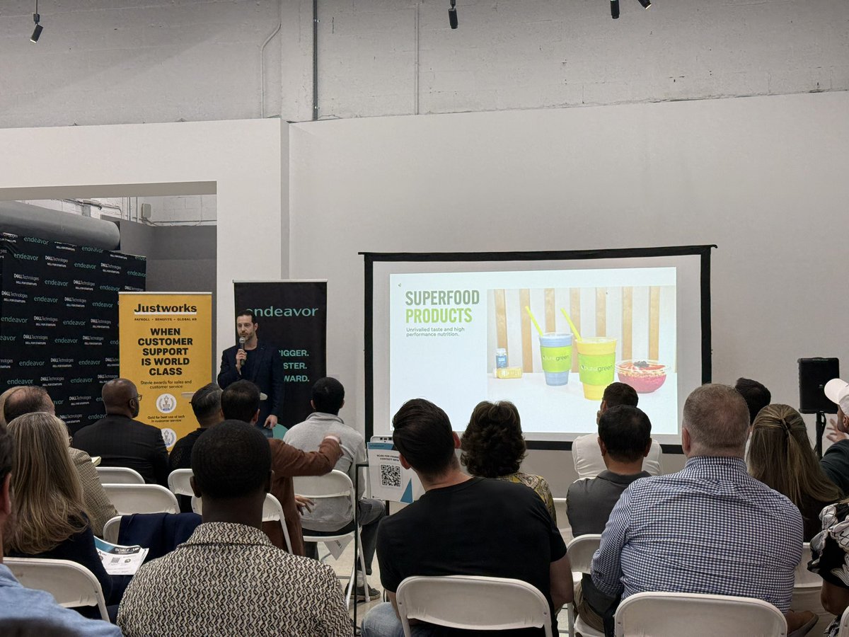 Founderfuego's tweet image. @rossfranklin from @thepuregreen Killing it 🔥 and throws the first pitch at @EndeavorMIA Scale Up DemonDay #EndeavorMia #founderfuego #pitchcompetions #founderfuegoonthego