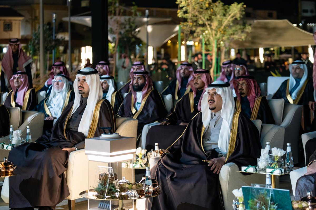 BinAyyafFaisal's tweet image. تدشين صاحب السمو الملكي الأمير محمد بن عبدالرحمن، نائب أمير منطقة الرياض، اليوم لـ25 حديقة يرفع عدد الحدائق المدشنة في أحياء الرياض المختلفة إلى قرابة 100 حديقة خلال 3 أعوام، ويؤكد التزامنا ومسيرتنا الجادة نحو تحقيق مستهدفات القيادة بجعل الرياض اسمًا على مسمى: خضراء ومؤنسنة..
