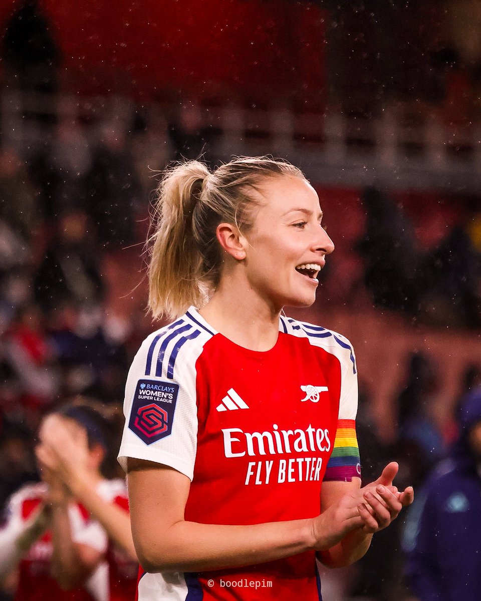 Boodlepim's tweet photo. Love means love 🌈 Always proud of my club for being so supportive, whether through @gaygooners or simply the captains choosing to wear the rainbow armband. Great to see this display - and the artwork from @AFTAStudios for the rainbow laces campaign 👌 https://t.co/wk8zCreUiD