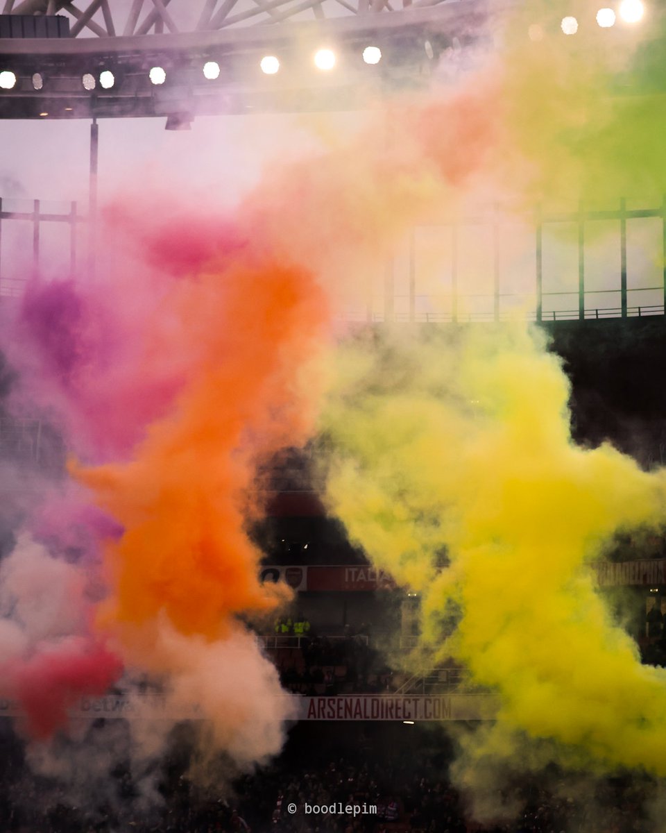 Love means love 🌈 Always proud of my club for being so supportive, whether through <a href="/gaygooners/">Arsenal gaygooners</a> or simply the captains choosing to wear the rainbow armband. Great to see this display - and the artwork from <a href="/AFTAStudios/">AFTA Studios</a> for the rainbow laces campaign 👌