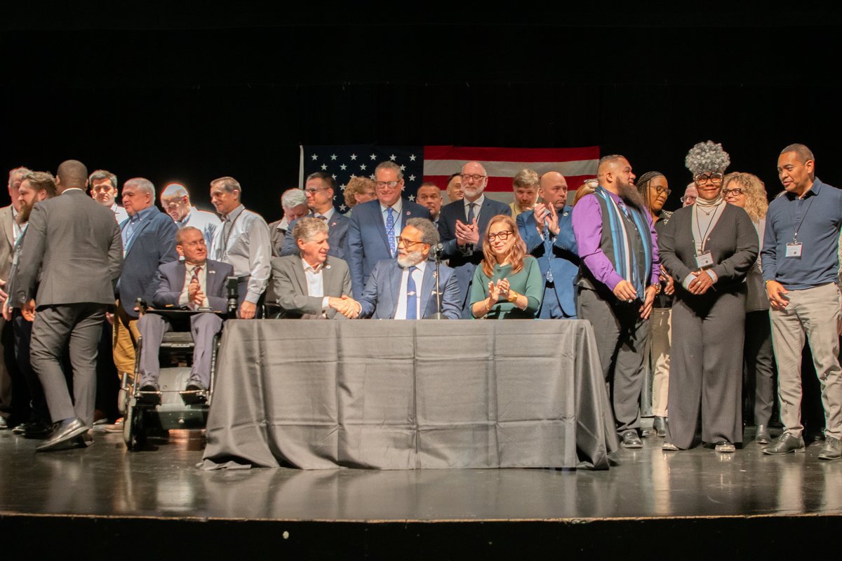 ONCD's tweet image. Today, Director Coker was in Rhode Island at the Cybersecurity Education Summit hosted by @RIDeptEd where he announced that it was the first state to sign up every public school with a free federal resource that will better protect students. Learn more whitehouse.gov/oncd/briefing-…