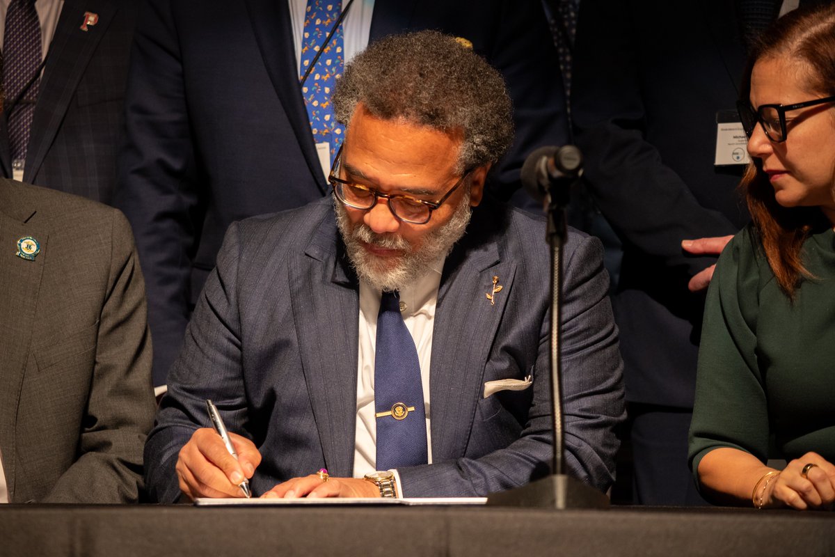 ONCD's tweet image. Today, Director Coker was in Rhode Island at the Cybersecurity Education Summit hosted by @RIDeptEd where he announced that it was the first state to sign up every public school with a free federal resource that will better protect students. Learn more whitehouse.gov/oncd/briefing-…