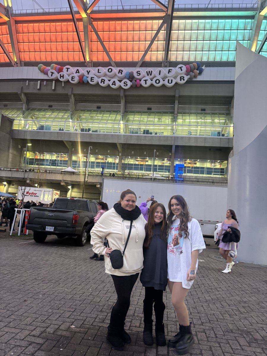 Eras Tour Resell tweet media