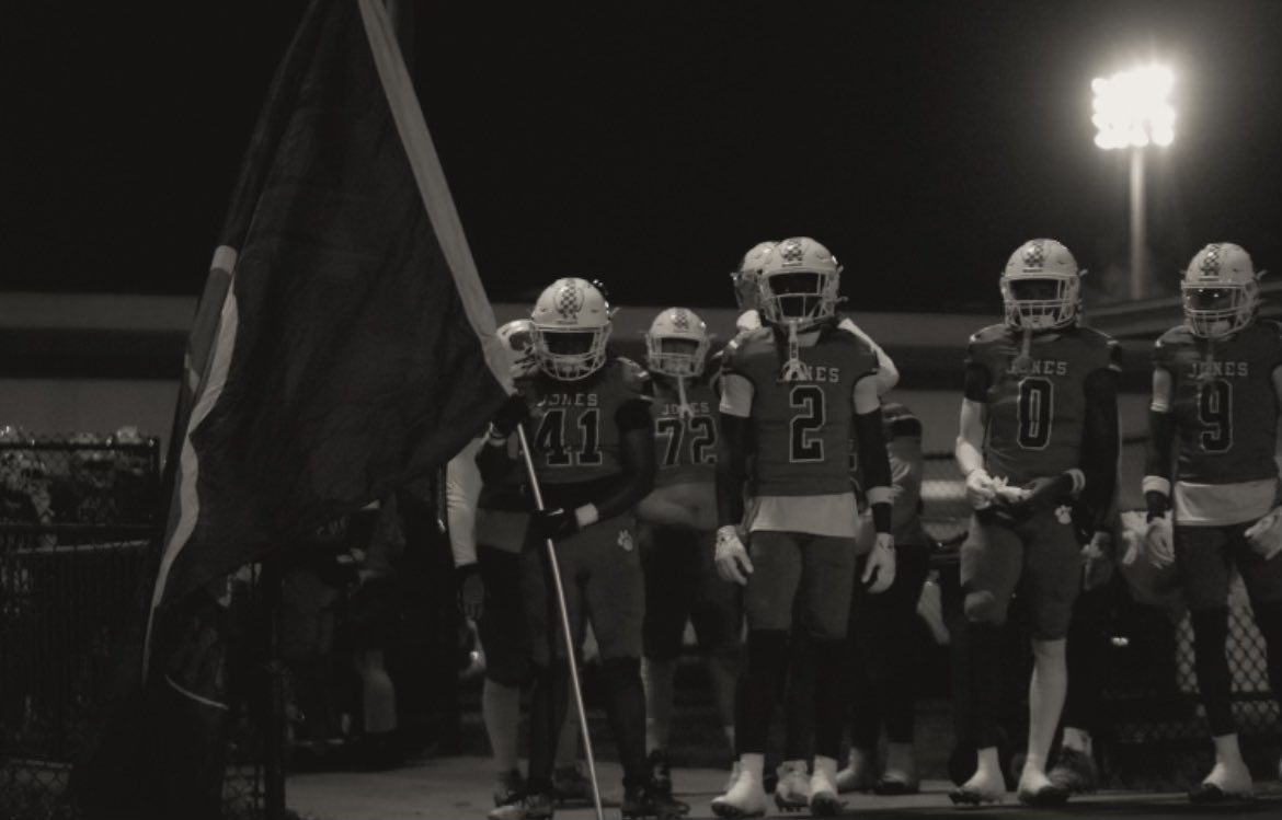 22Mykell's tweet photo. Idk a team who wants it more than US!! Just a few more days! 🙏🏽✨ @JonesHSFootball  #tigernation #statechampionship #lb #humble 14-0 #Undefeated https://t.co/Ebxjg5i31t