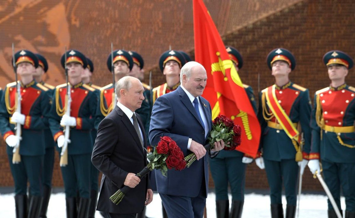 mfa_russia's tweet photo. #RussiaBelarus25

🇷🇺🇧🇾 December 8 marked the 25th anniversary of the signing of the Treaty on the Creation of the Union State between Russia and Belarus.

To date, the #UnionState has been a long and successful path of formation, having turned into a unique integration format. https://t.co/91gemky8m8