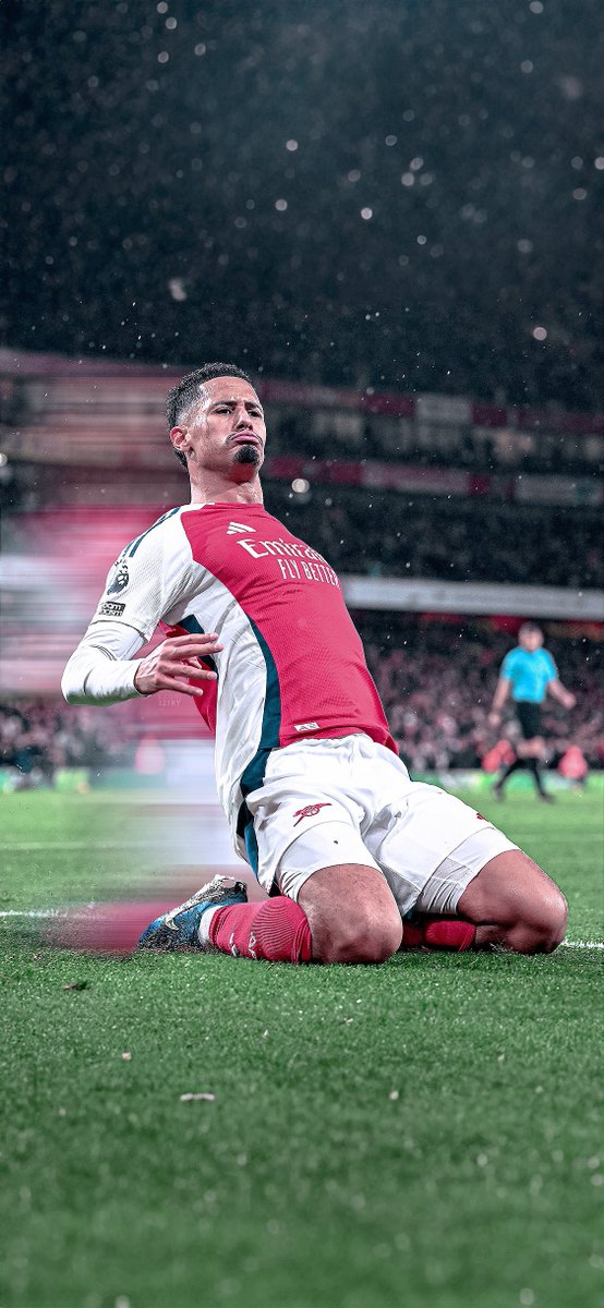 W33ie's tweet photo. William Saliba 🤩 https://t.co/IhhGt5GvIu