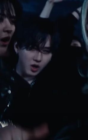 binnieseo1199's tweet photo. Changbin (Walkin On Water MV Teaser 1)🐷🐰📸
#changbin #straykids #skz #stay #seochangbin
#창빈 #straykidschangbin #skzchangbin #서창
#darkrapper #dwaekki #StrayKids_HOP_D3 #WalkinOnWater https://t.co/9nTnOce804