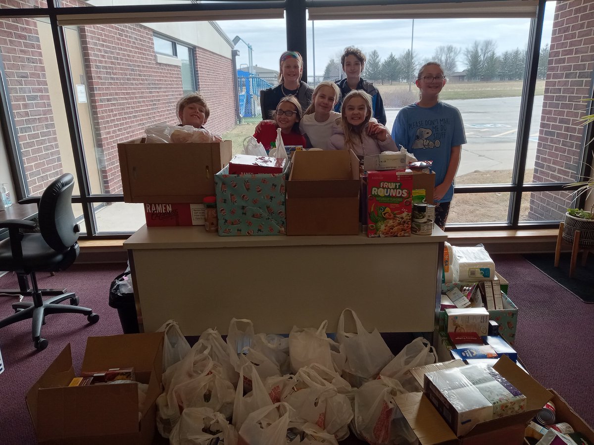 UDMO_CAA's tweet photo. Thank you to St. Thomas Aquinas School for all your hard work collecting food &amp; non-food items for the Hamilton County Food Pantry!  We appreciate all your support! https://t.co/ML0Sdd6lPA