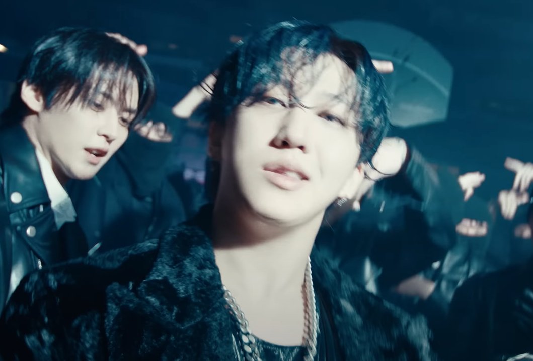 binnieseo1199's tweet photo. Changbin (Walkin On Water MV Teaser 1)🐷🐰📸
#changbin #straykids #skz #stay #seochangbin
#창빈 #straykidschangbin #skzchangbin #서창
#darkrapper #dwaekki #StrayKids_HOP_D3 #WalkinOnWater https://t.co/Jav5vo71Ws