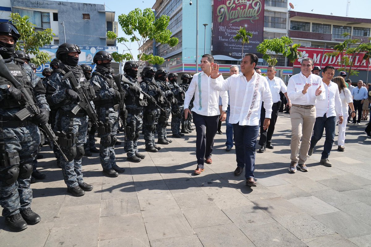 Realizamos la presentación del programa Fuerza de Reacción Inmediata Pakal en Tapachula.
Coordinamos acciones para dar resultados a las y los chiapanecos.

En la Nueva ERA, la Perla del Soconusco volverá a brillar.