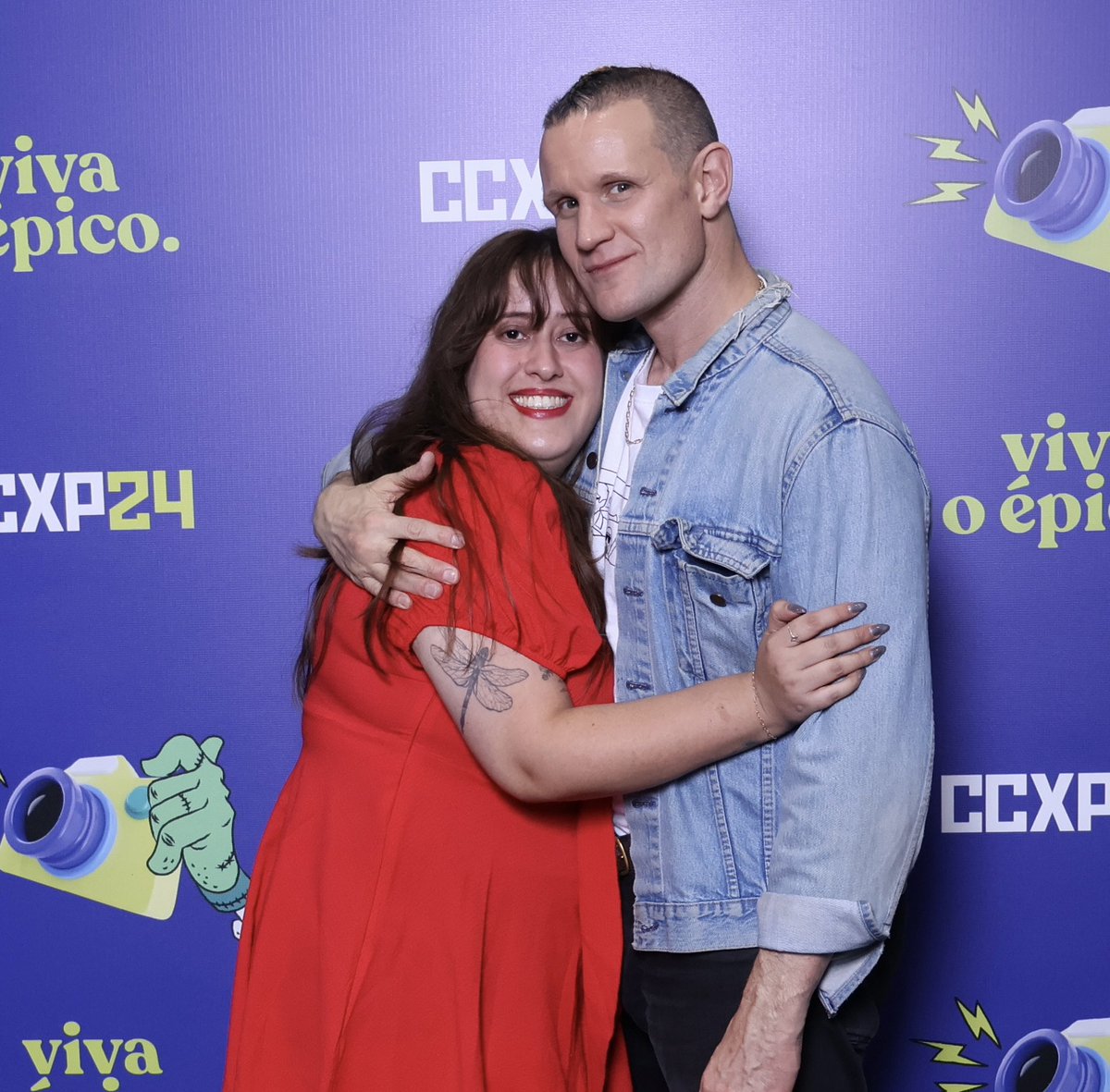 queridoparadoxo's tweet photo. Não tinha tido tempo de ostentar minhas fotos com o Matt Smith na CCXP.
Homem perfeito e irretocável, defenderei sempre https://t.co/GmpmD0eHoV