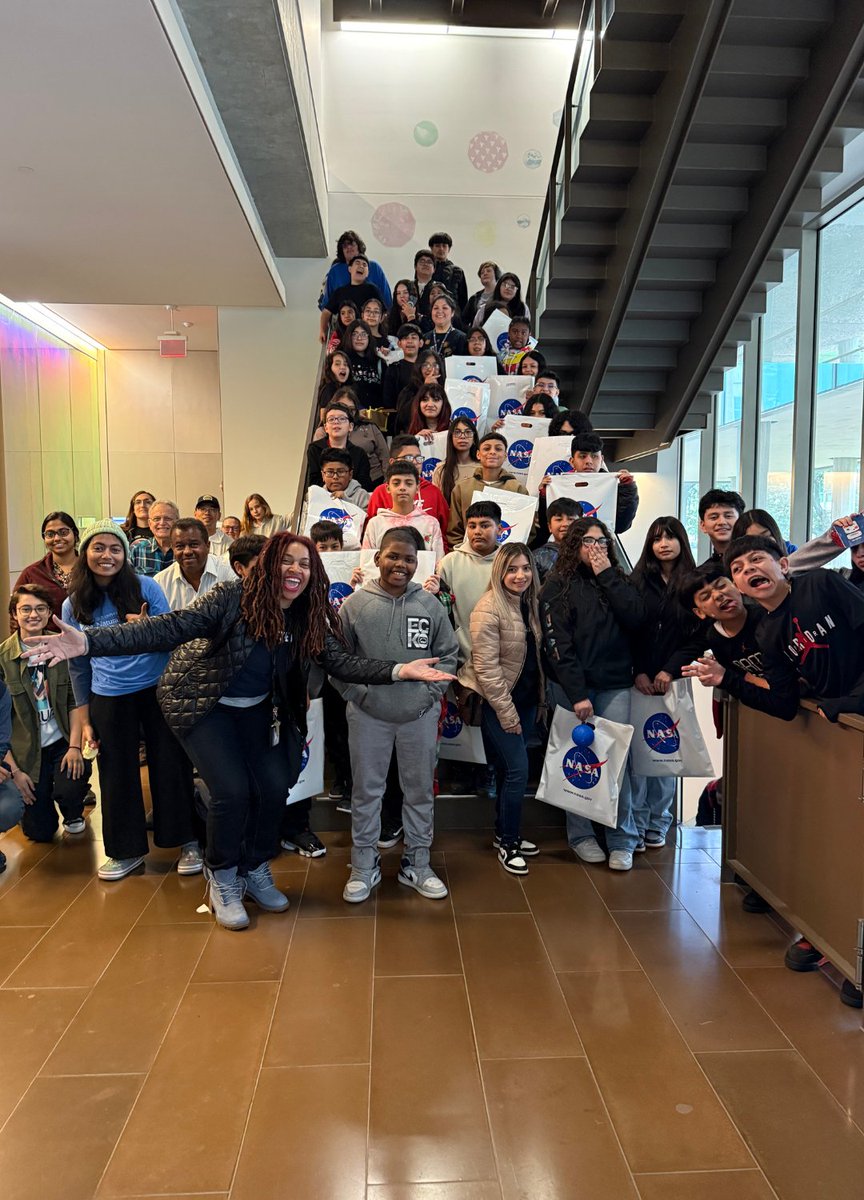 RiceU_STEM's tweet image. Our @NASA @HoustonISD Space Exploration Workshop at @RiceUniversity was a stellar success! Students immersed themselves in the wonders of #planetaryscience, launching stomp rockets, navigating rover relays, and exploring space phenomena. #spacesciences. #STEMEducation