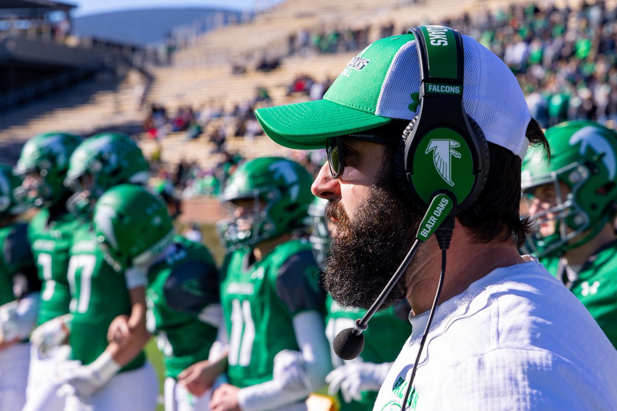 SlickShot17's tweet photo. One more 🏆

@coach_lepage @_CoachMikeHall

#blairoaks #football https://t.co/UleAnN4TfC