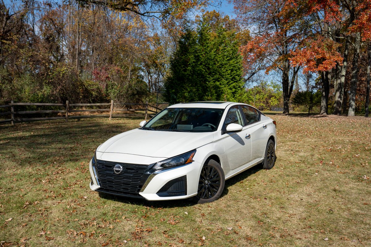 MotorWeek's tweet photo. At first glance, you might not think anything special of this 2025 @NissanUSA Altima sedan. It’s largely unchanged for the new model year, but there’s more to this SV Special Edition than appearances let on. Check out our recent #QuickSpin now!

📺: https://t.co/pH6wmpGgNG https://t.co/4zUz83q7EI