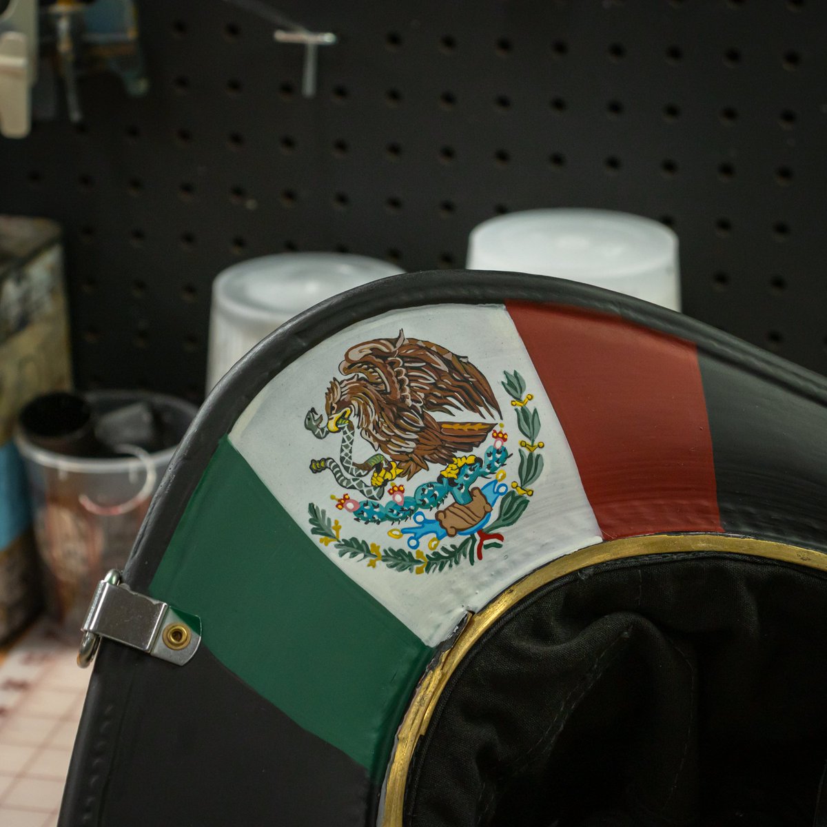One of our recently completed N5A builds customized with a hand painted Mexican flag 🇲🇽 

If you’re in the market for a new fire helmet, order with ease from ragtopfire.com and save more on customizations!