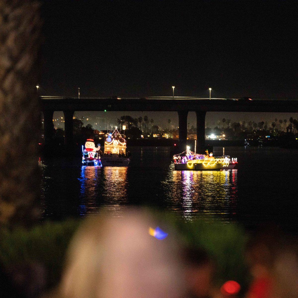 Experience the magic of the #MissionBay Parade of Lights from the best seat in the house—our waterfront deck! Enjoy a front-row view of the boat parade while savoring delicious bites. ⛵ 🎄 #missionbaysandiego #sdfoodies

Reserve your table now: bit.ly/3ZwdzLc