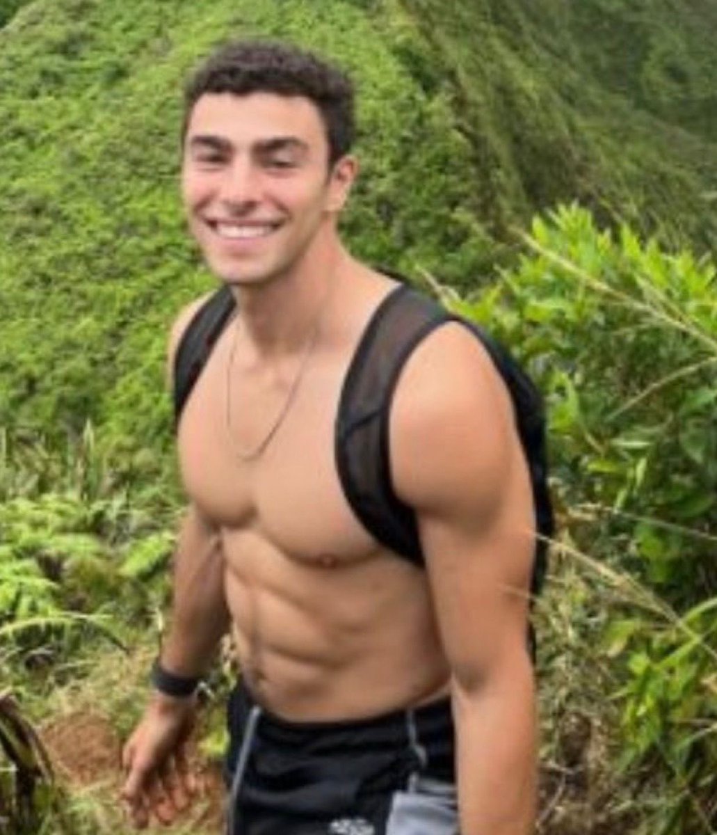 PopTingz's tweet photo. Luigi Mangione’s sexuality has become a topic of discussion online, with many internet users speculating that he may be bisexual. https://t.co/ujELVe3X79