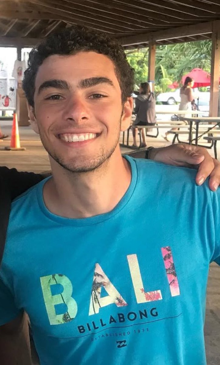 PopTingz's tweet photo. Luigi Mangione’s sexuality has become a topic of discussion online, with many internet users speculating that he may be bisexual. https://t.co/ujELVe3X79