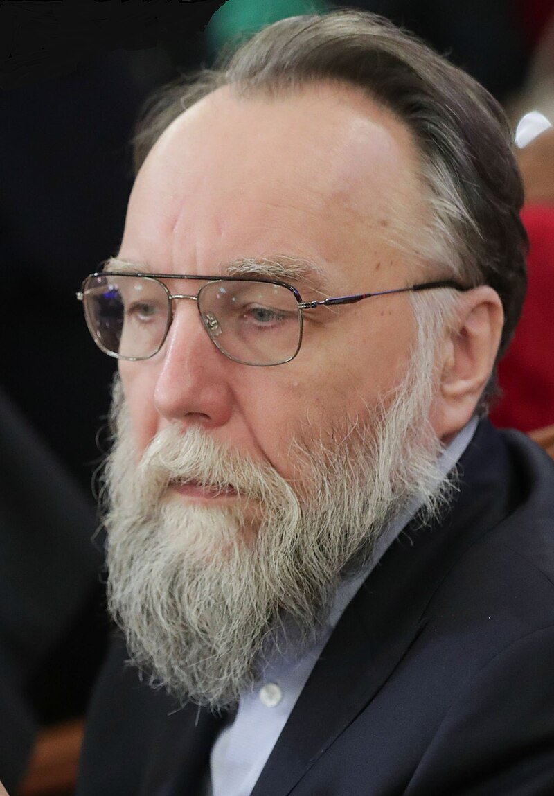 Rus siyaset bilimci Alexander Dugin:

"Suriye Erdoğan için bir tuzaktı. Rusya'ya ihanet etti. 

Şimdi Kemal'in Türkiye'sinin sonu başladı."