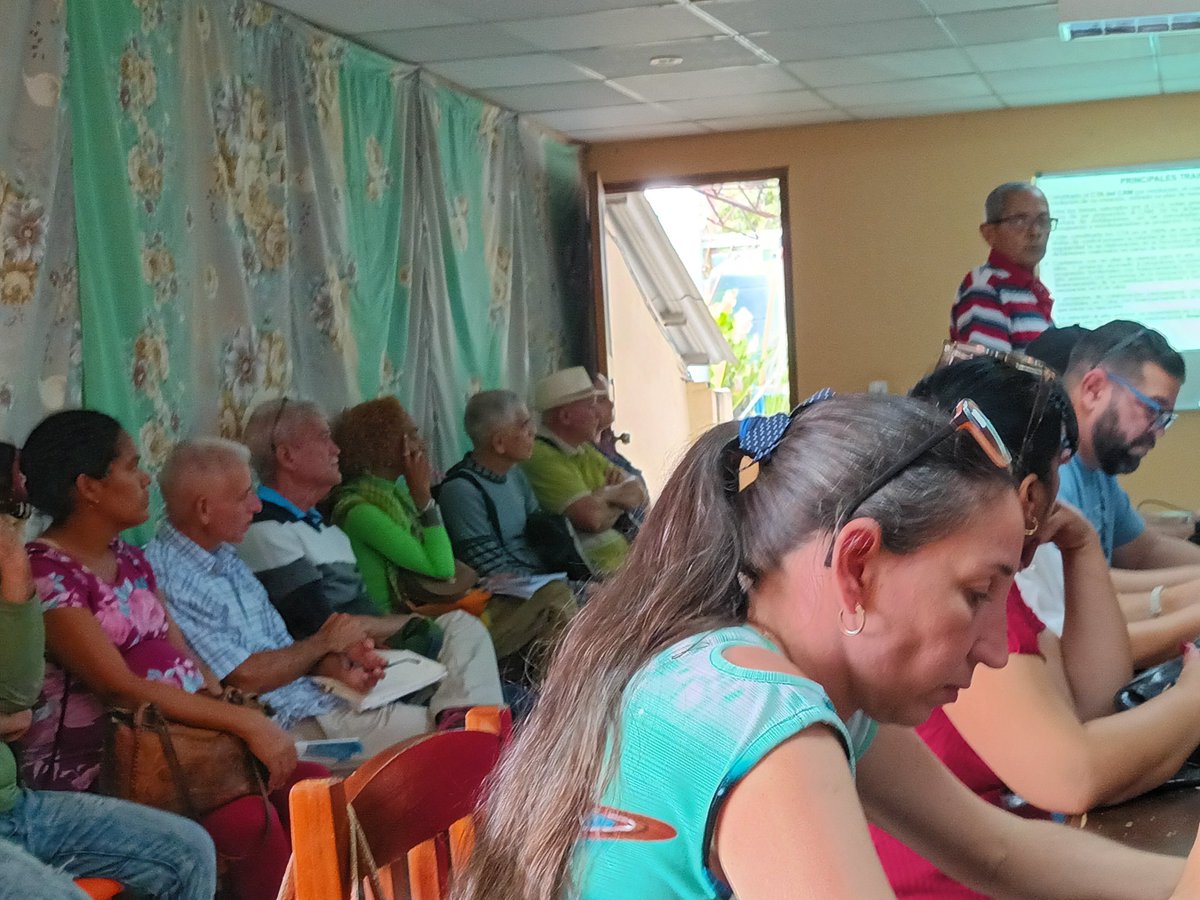 MariaC_Velasco's tweet photo. #Manicaragua amplio y fructífero intercambio delegación @AgriculturaVil1 y empresas sector producción de alimentos. Potencialidades y desafíos ley #SSAN #JuntosPodemosMás @CITMAVCL @citmacuba @Colina_VClara @MilaxyA @ArmandoRguezB @napolesguerra12 https://t.co/QljCxoNe8C