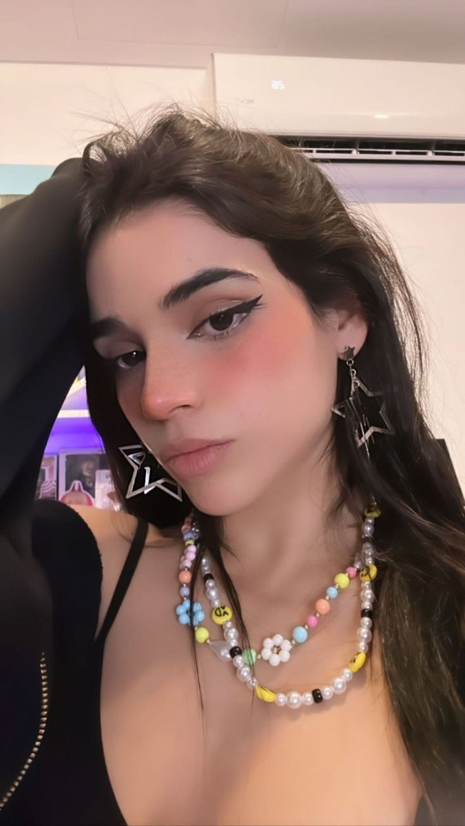 La necesidad de tener una nena para comerla a besos no es normal...

#Sexrol #Freerol #LewdRP