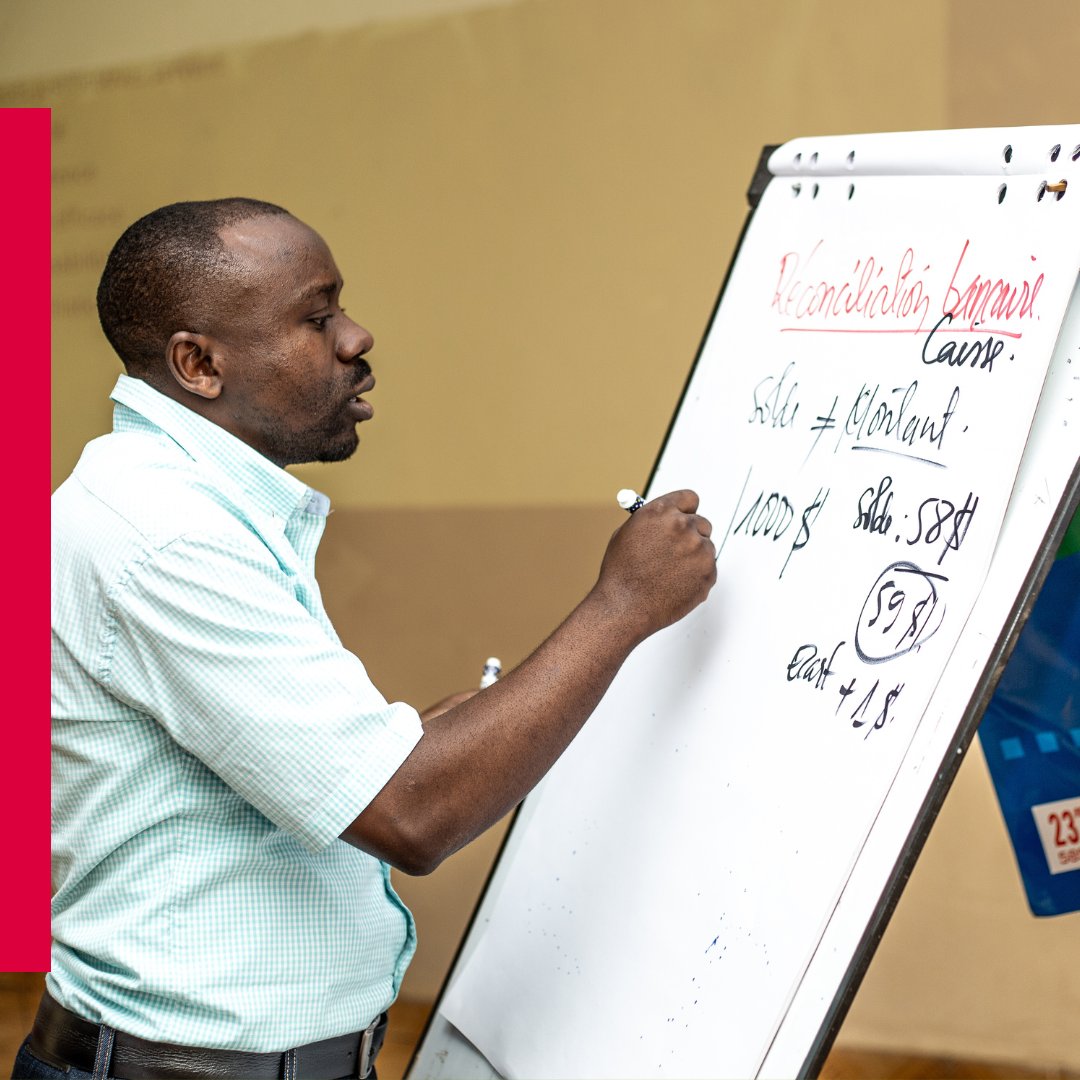 WarChildCan's tweet photo. In the Congo, War Child staff train educators on children’s rights & how to best support children who are victims of violence, suffering from trauma, or living in extreme poverty.
Families are connected w/local orgs that provide aid.
@DECJUBA #BeyondAQuickFix #16daysofActivism https://t.co/cUtOuzcFkS
