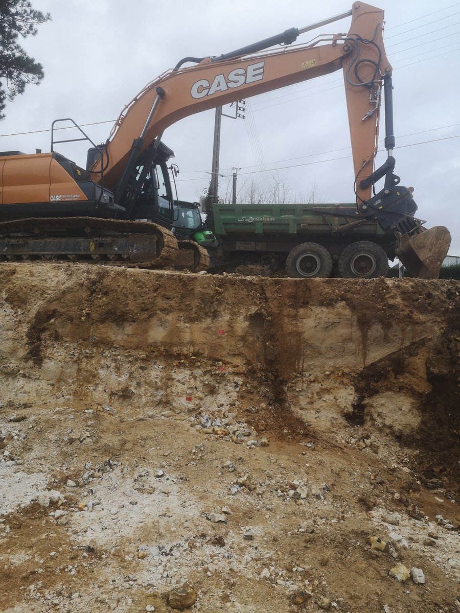 Petit tour à Abbeville sur les traces des plus anciennes terrasses de la Somme. <a href="/Inrap_ActuHDF/">Actualités Inrap Hauts-de-France</a> <a href="/Abbeville80/">Ville d'Abbeville</a> #prehistoire #archeologie