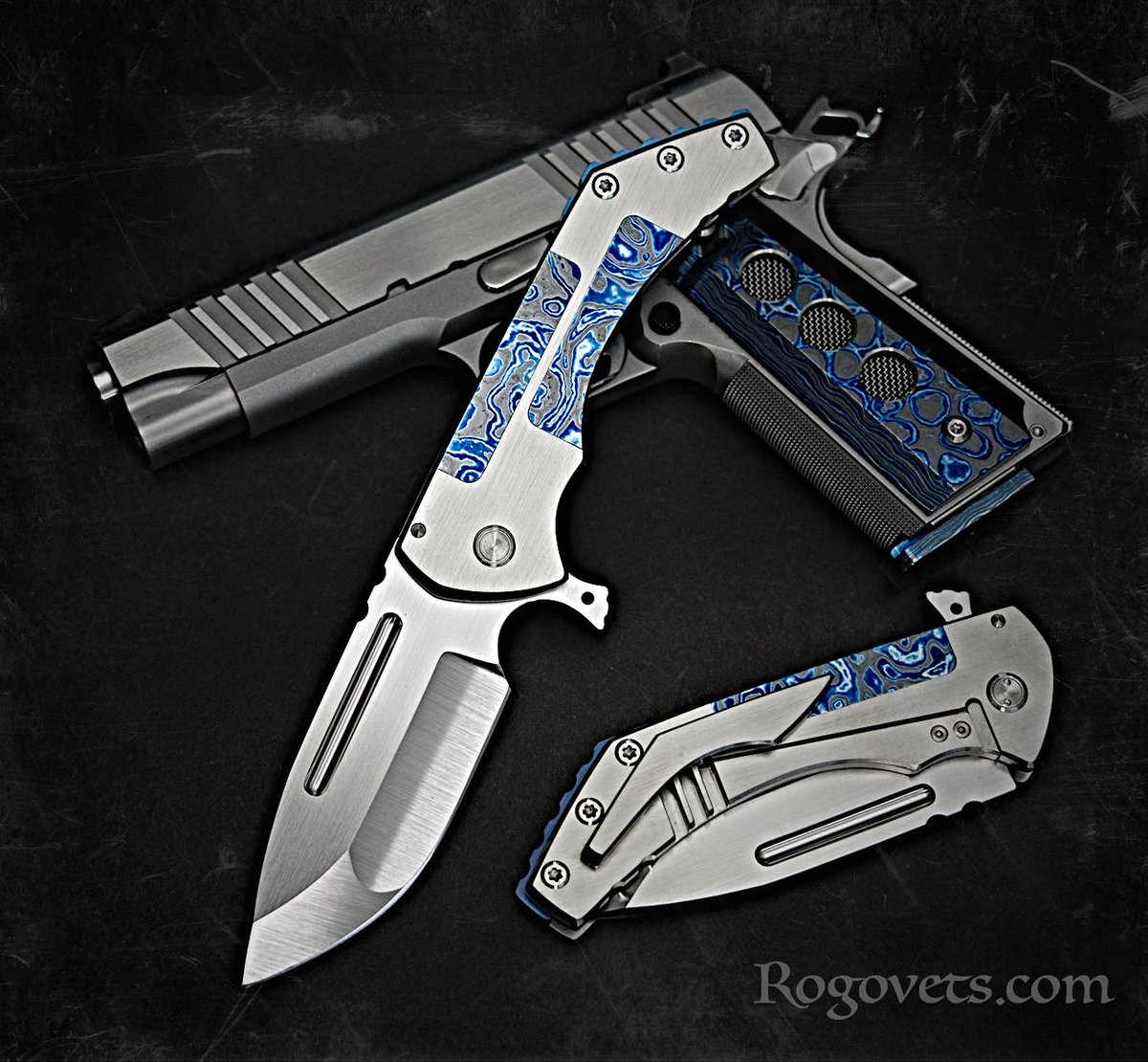 ExtremAddiction's tweet photo. Soon at EDCLIFESTYLE. #edcknife #edclifestyle #handmade #rogovets #zircuti #timascus https://t.co/KJRPOyo57A