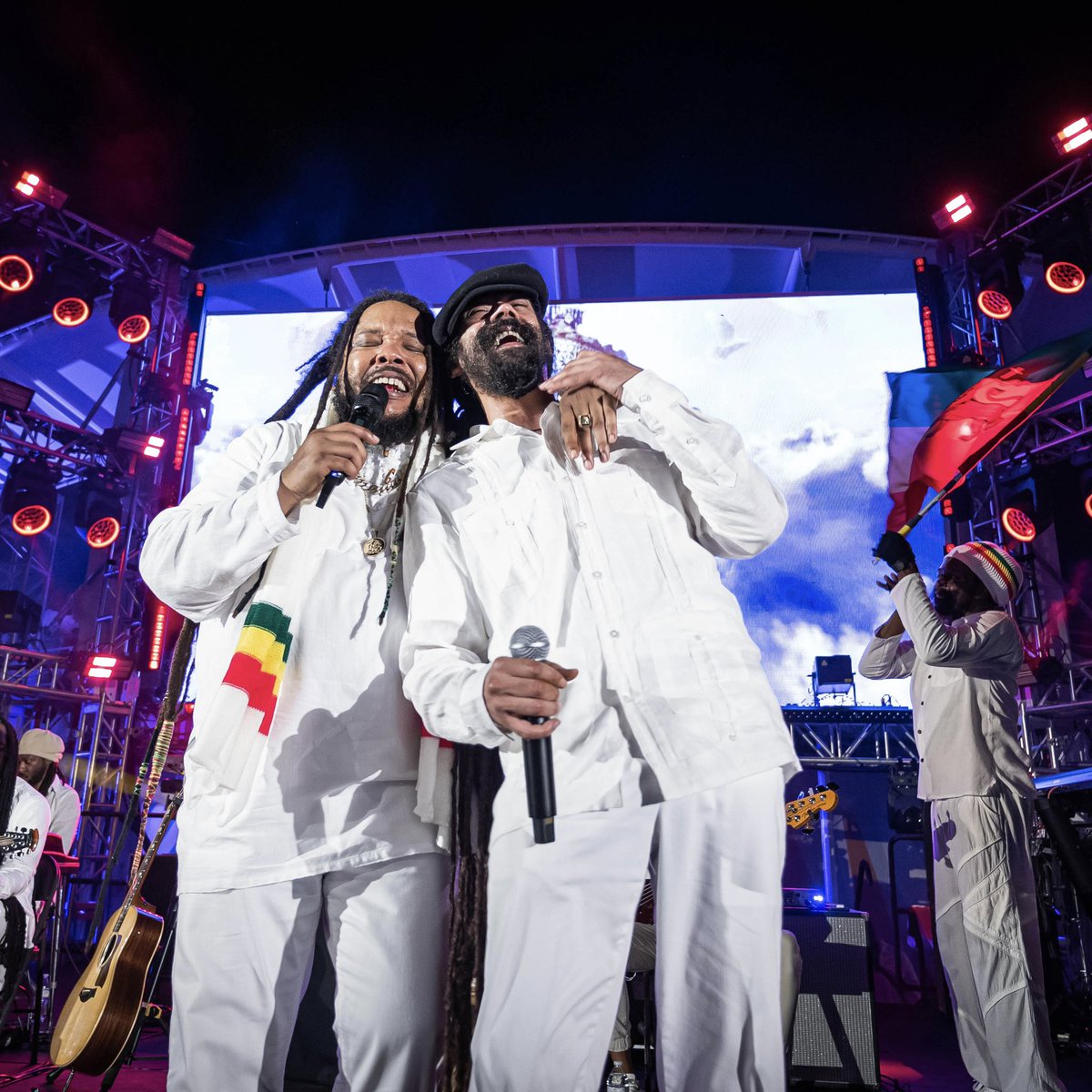 stephenmarley's tweet photo. All aboard the @WTJRC December 9-14, 2024 featuring a special #TrafficJam set with @DamianMarley! ๐ณ๐
โ
๐ธ #tizzytokyo https://t.co/lDv5Hk0hrc