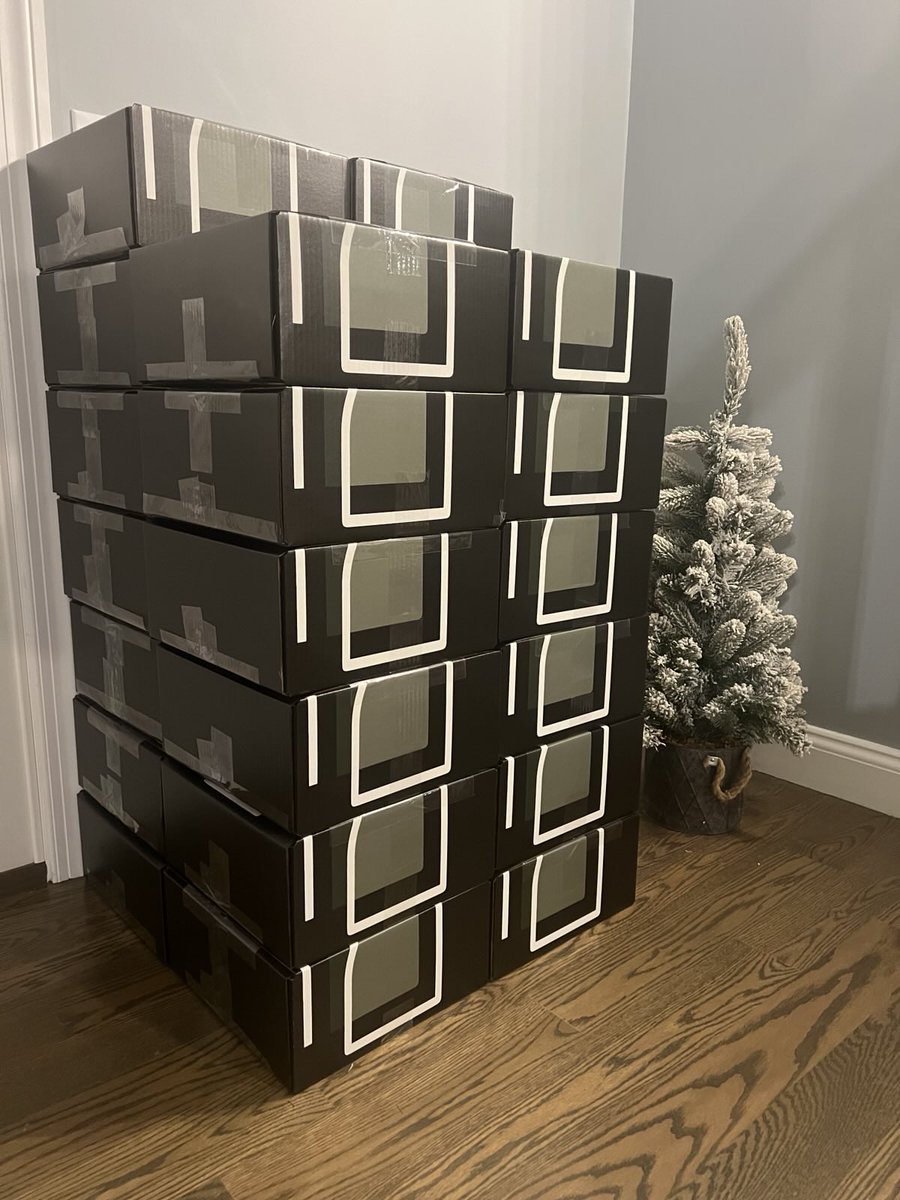 SecondGate_'s tweet photo. 🎄✨ 'Tis the season! Our holiday boxes are packed and on their way to the amazing clients, friends, and partners, who made this year unforgettable. 🥂 https://t.co/j2i3MlBD5d