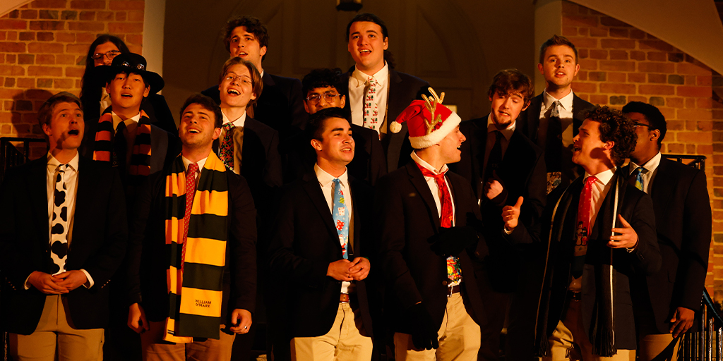 williamandmary's tweet photo. Mark your calendars: #wmYuleLog is set for this Saturday (12/14)! Join us in the Wren Courtyard at 5:30 p.m. for an evening of festive music, then toss a sprig of holly into the Great Hall fireplace for good luck. See you there: https://t.co/QLjhyvngoX https://t.co/PgSOFNE2qQ